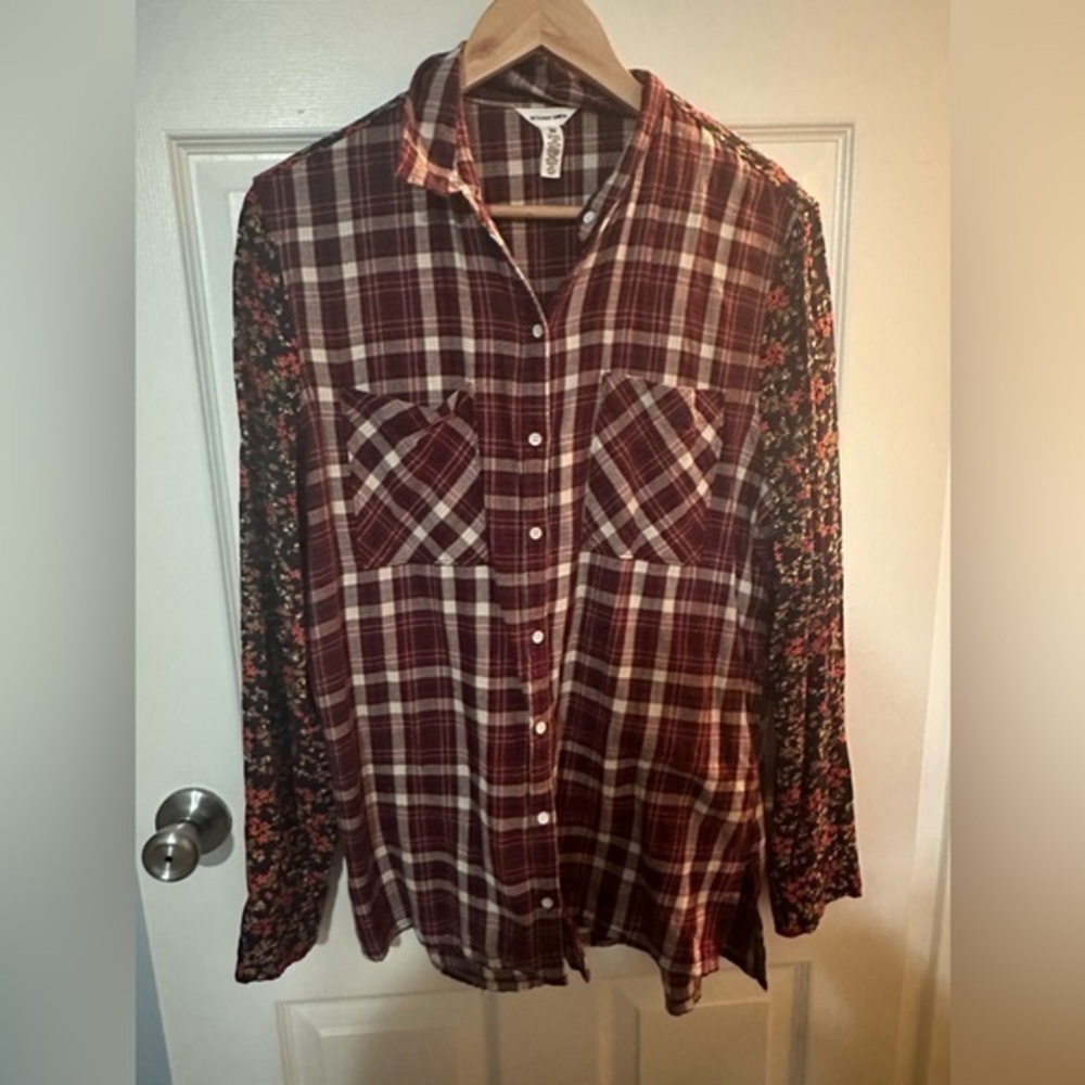 Bethany Mota Plaid Floral Sleeve Flannel Size Medium